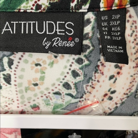 𝅺ATTITUDES by Renee Two-Print Front Pocket Shirt Floral and Paisley Print NWT - Picture 10 of 11